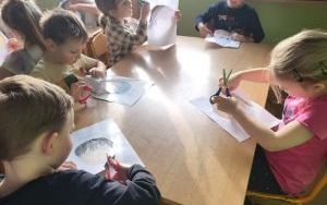 Słoneczka poznają i nazywają emocje w codziennym życiu (7)