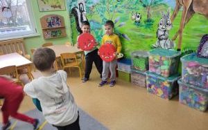 Słoneczka poznają i nazywają emocje w codziennym życiu (5)
