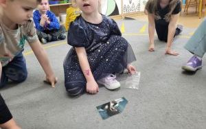 Słoneczka poznają i nazywają emocje w codziennym życiu (4)