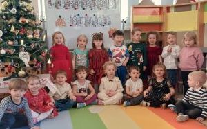 Święta tuż, tuż - grupa Smerfy