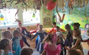Słoneczka na balu karnawałowym (1)