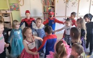 Słoneczka na balu karnawałowym (4)
