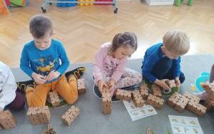 Warsztaty z klockami kartonowymi (16)
