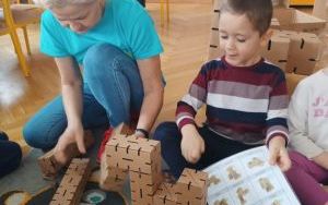 Warsztaty z klockami kartonowymi (14)