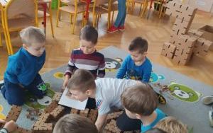 Warsztaty z klockami kartonowymi (10)