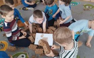 Warsztaty z klockami kartonowymi (9)