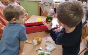 Słoneczka zakładają  Zielony Ogródek w sali (4)