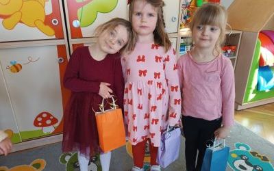 Dzień Kobiet w grupie Misie (17)