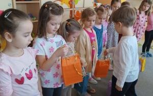 Dzień Kobiet w grupie Misie (6)