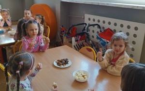 Dzień Kobiet w grupie Misie (15)