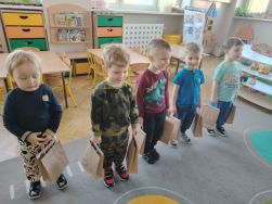 Dzień Kobiet u Krasnali (4)