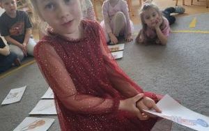 Słoneczka słuchają i tworzą muzykę (5)