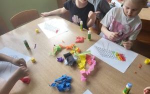 Słoneczka słuchają i tworzą muzykę (5)