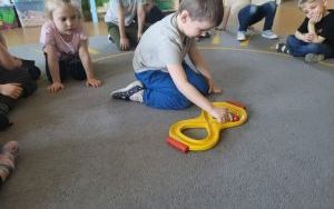 Słoneczka słuchają i tworzą muzykę (1)