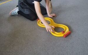 Słoneczka słuchają i tworzą muzykę (4)