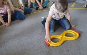 Słoneczka słuchają i tworzą muzykę (5)