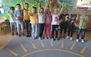 Słoneczka słuchają i tworzą muzykę (6)