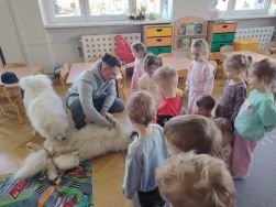 Czworonożni goście u Krasnali (12)