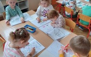 Powitanie wiosny - grupa Smerfy  (8)