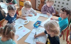 Powitanie wiosny - grupa Smerfy  (10)