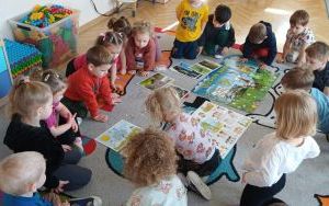 Powitanie wiosny - grupa Smerfy  (10)