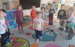 Powitanie wiosny - grupa Smerfy  (13)