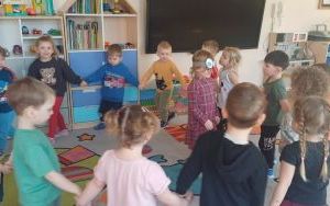 Powitanie wiosny - grupa Smerfy  (16)