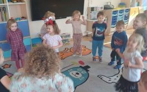 Powitanie wiosny - grupa Smerfy  (19)