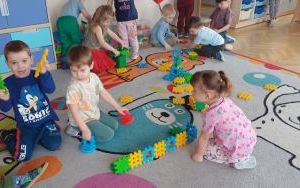 Powitanie wiosny - grupa Smerfy  (12)