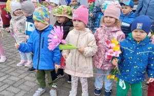 Powitanie wiosny - grupa Smerfy  (15)