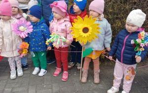 Powitanie wiosny - grupa Smerfy  (3)