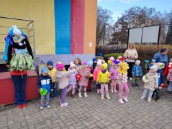 Krasnale żegnają zimę i witają wiosnę (19)