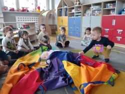 Krasnale żegnają zimę i witają wiosnę (1)