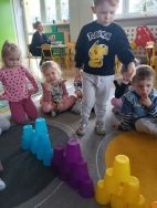 Krasnale żegnają zimę i witają wiosnę (1)