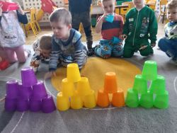 Krasnale żegnają zimę i witają wiosnę (2)