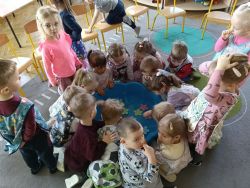 Krasnale żegnają zimę i witają wiosnę (19)