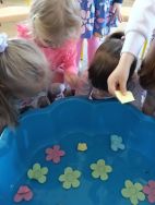 Krasnale żegnają zimę i witają wiosnę (3)