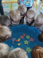 Krasnale żegnają zimę i witają wiosnę (5)