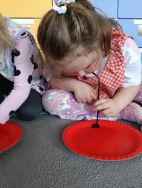 Krasnale żegnają zimę i witają wiosnę (5)