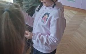 Żołnierze z wizytą u Smerfów i Słoneczek  (5)