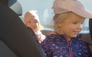 Żołnierze z wizytą u Smerfów i Słoneczek  (5)