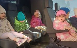 Żołnierze z wizytą u Smerfów i Słoneczek  (12)