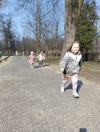 Wiosenny jogging w parku (9)