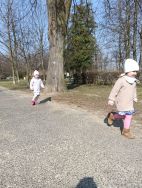 Wiosenny jogging w parku (10)