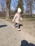 Wiosenny jogging w parku (2)