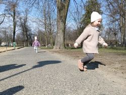 Wiosenny jogging w parku (4)
