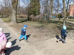 Wiosenny jogging w parku (5)