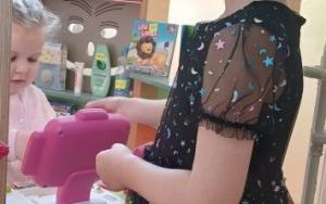 Smerfy poznają zawód sprzedawcy  (10)