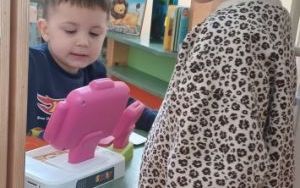 Smerfy poznają zawód sprzedawcy  (14)