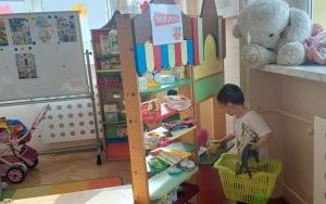 Smerfy poznają zawód sprzedawcy  (9)